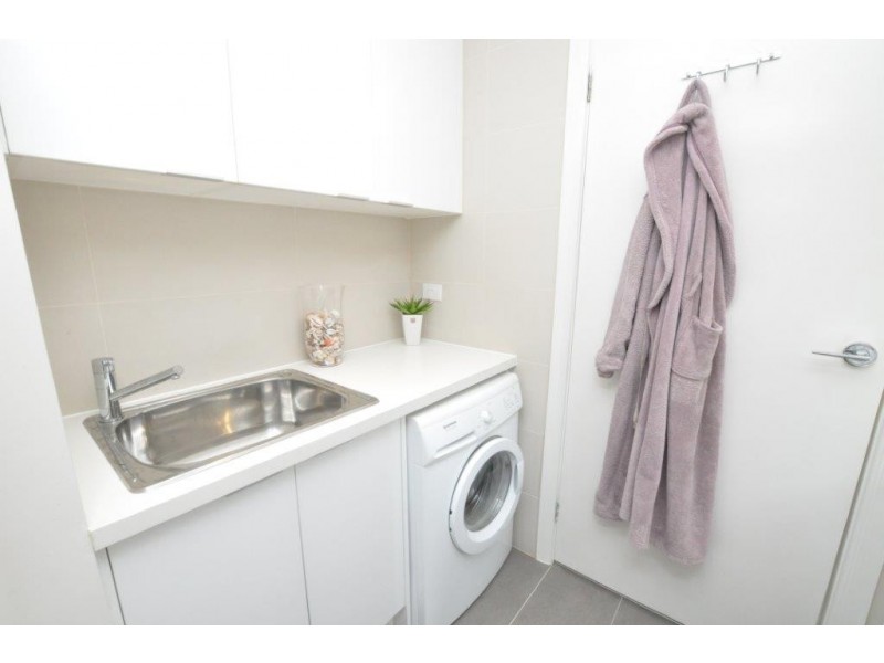 7A/73 Queens Road, Melbourne VIC 3004