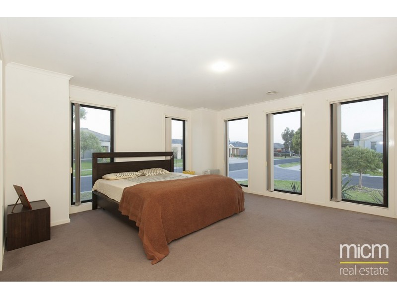 55 Peppertree Drive, Point Cook VIC 3030