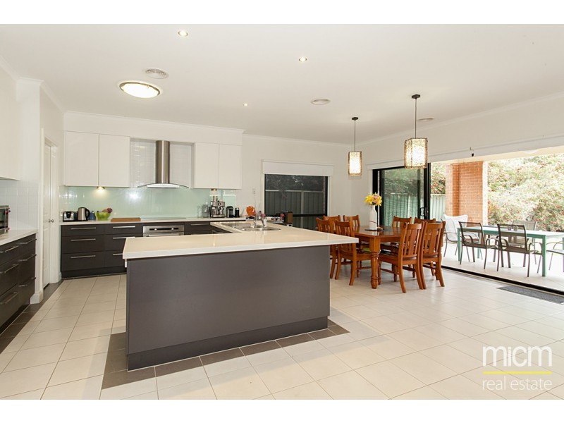 83 Glastonbury Circuit, Point Cook VIC 3030