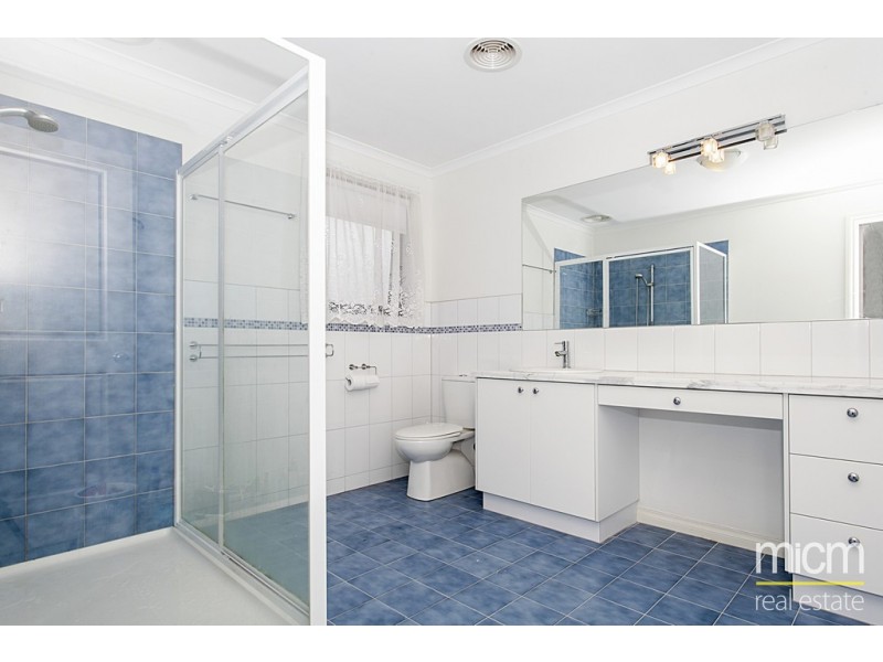 83 Glastonbury Circuit, Point Cook VIC 3030