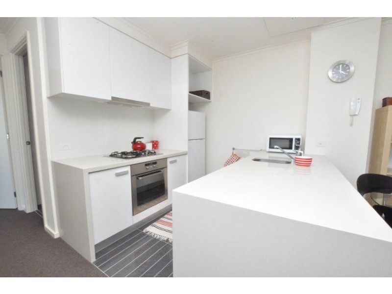 REF 22872/63 Whiteman Street, Southbank VIC 3006