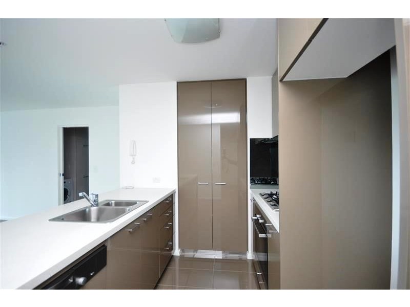 REF 32457/241 City Road, Southbank VIC 3006