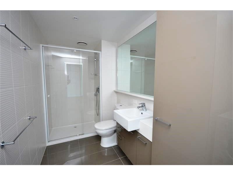 REF 32457/241 City Road, Southbank VIC 3006