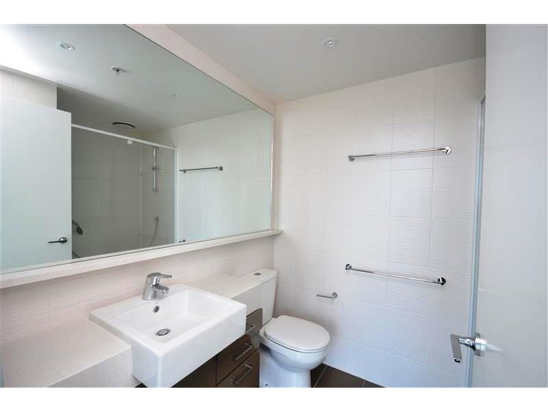 REF 32457/241 City Road, Southbank VIC 3006