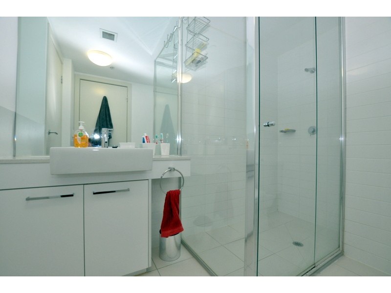 1713/100 Harbour Esplanade, Docklands VIC 3008