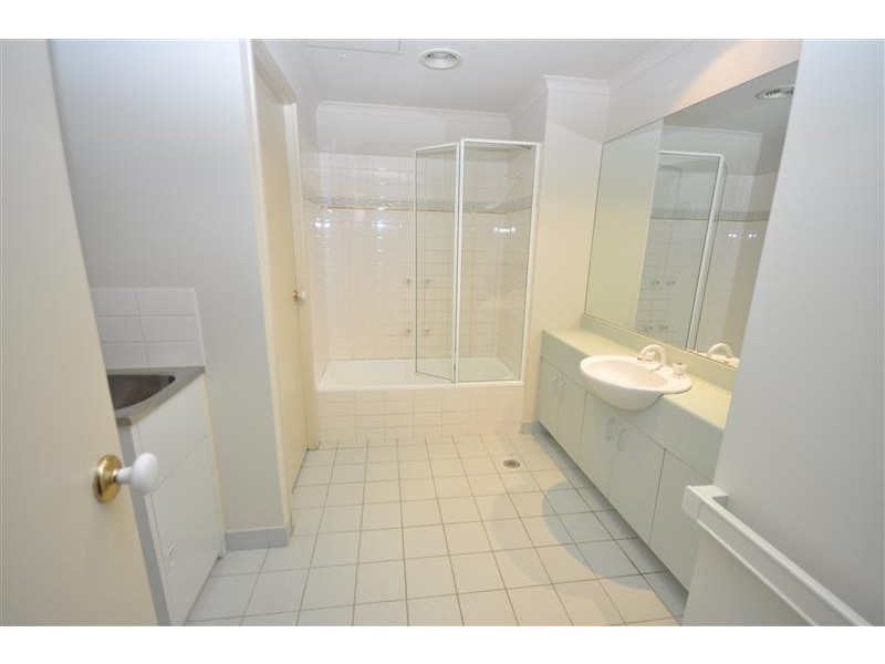 REF 22881/18 Courtney Street, North Melbourne VIC 3051