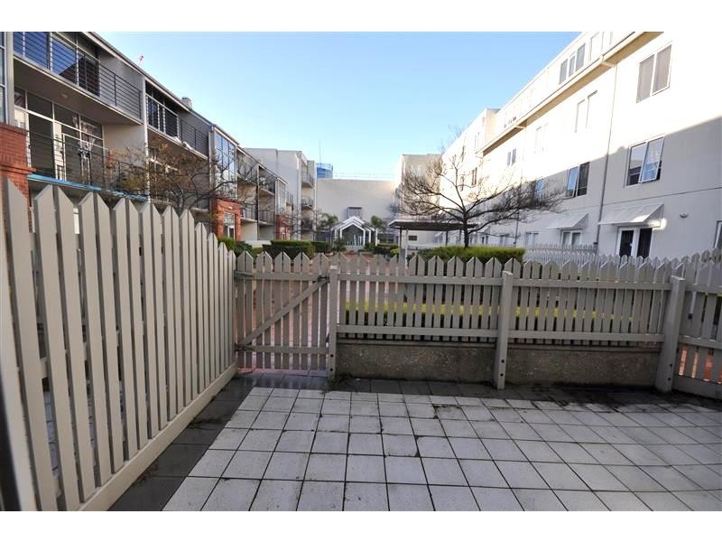 REF 22881/18 Courtney Street, North Melbourne VIC 3051