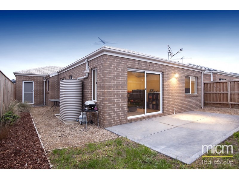 63 Barnstormer Boulevard, Point Cook VIC 3030