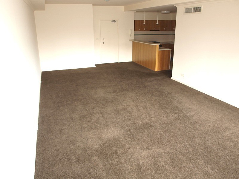 REF 22896/102 Wells Street, Southbank VIC 3006