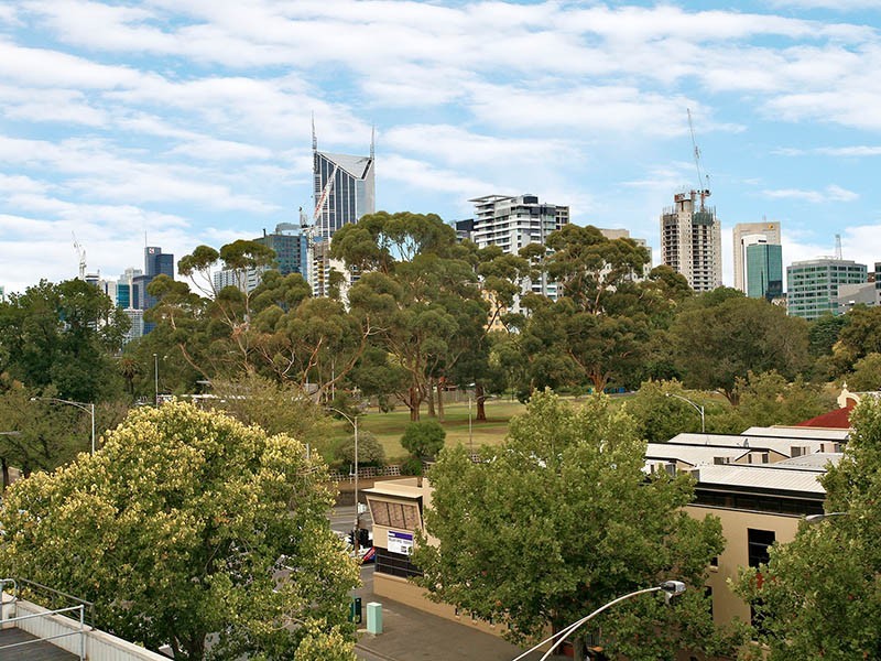 REF 22911/118 Dudley Street, West Melbourne VIC 3003