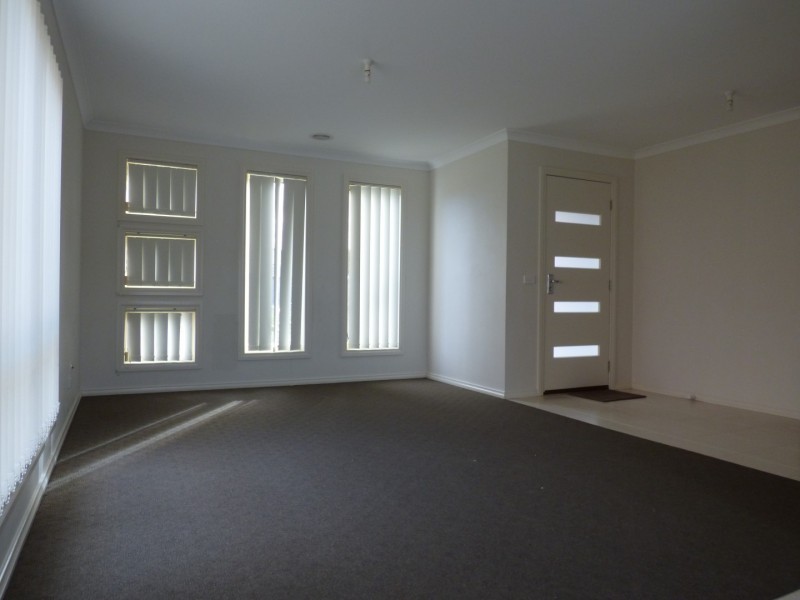 33 Arrowgrass Drive, Point Cook VIC 3030