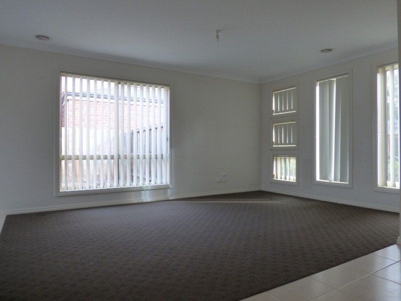 33 Arrowgrass Drive, Point Cook VIC 3030