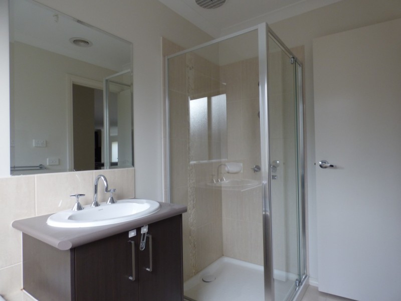 33 Arrowgrass Drive, Point Cook VIC 3030