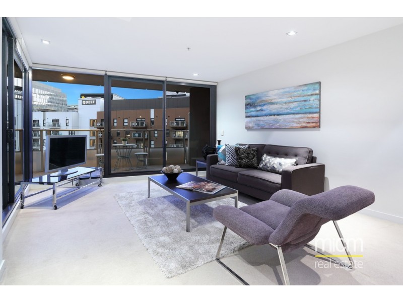 713/100 Harbour Esplanade, Docklands VIC 3008