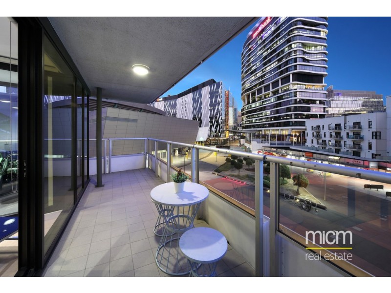 713/100 Harbour Esplanade, Docklands VIC 3008