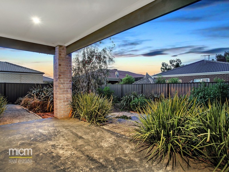 94 Tom Roberts Parade, Point Cook VIC 3030