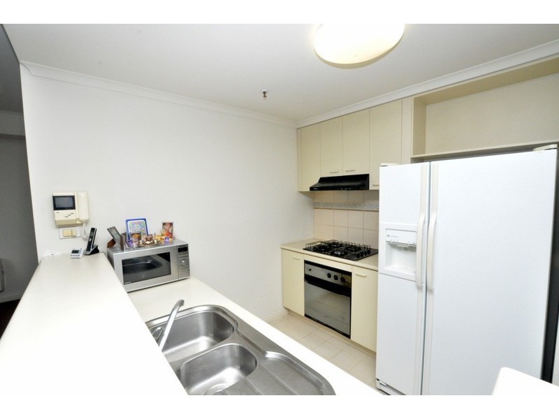 REF 32817/83 Queensbridge Street, Southbank VIC 3006