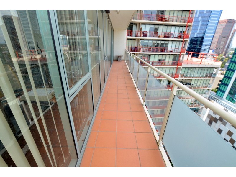 REF 32817/83 Queensbridge Street, Southbank VIC 3006
