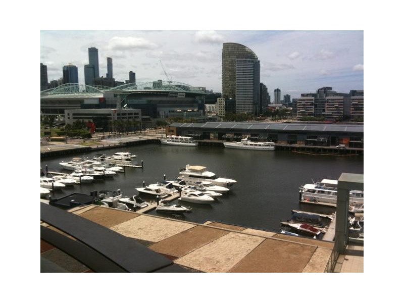 802/15 Caravel Lane, Docklands VIC 3008