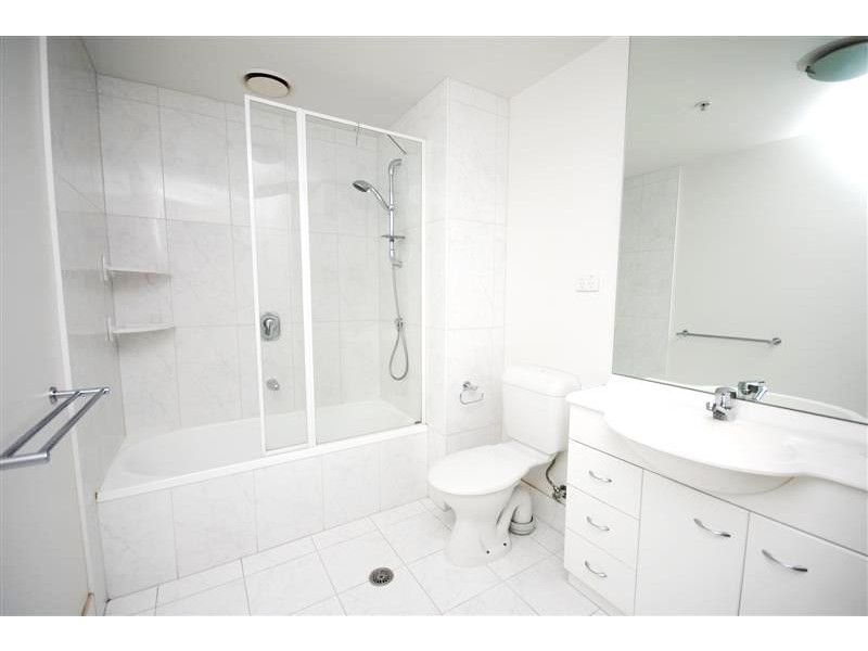 REF 22941/163 City Road, Southbank VIC 3006