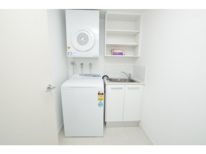 2104/100 Harbour Esplanade, Docklands VIC 3008