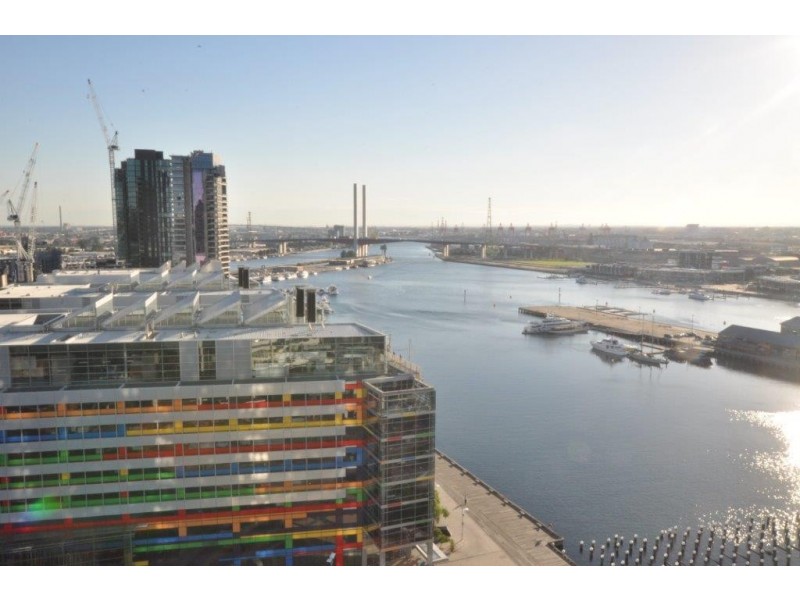 2104/100 Harbour Esplanade, Docklands VIC 3008