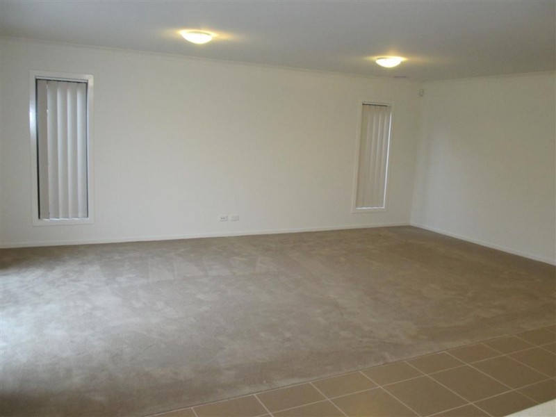 50 Spectacle Crescent, Point Cook VIC 3030