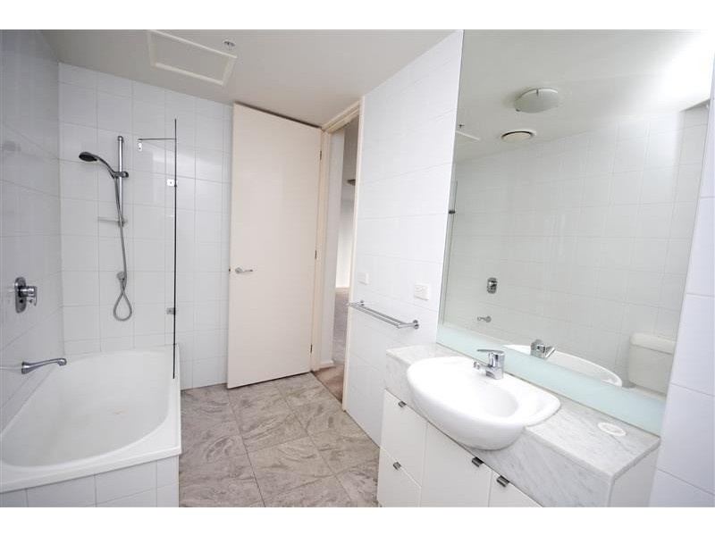 REF 22945/88 Kavanagh Street, Southbank VIC 3006