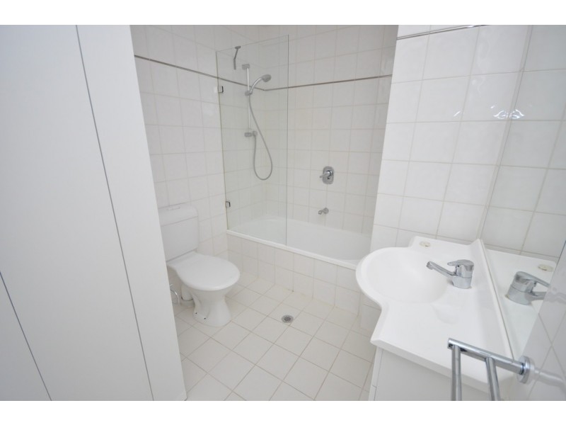 REF 22956/38 Bank Street, South Melbourne VIC 3205