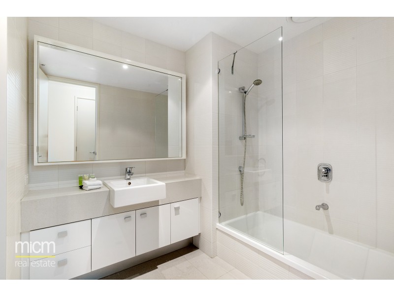 2102/63 Whiteman Street, Southbank VIC 3006