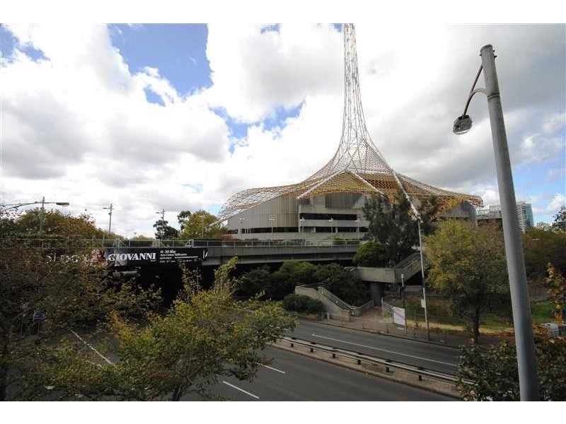 REF 32773/28 Southgate Avenue, Southbank VIC 3006