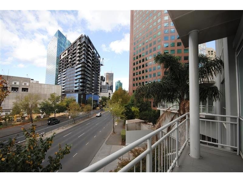 REF 32773/28 Southgate Avenue, Southbank VIC 3006