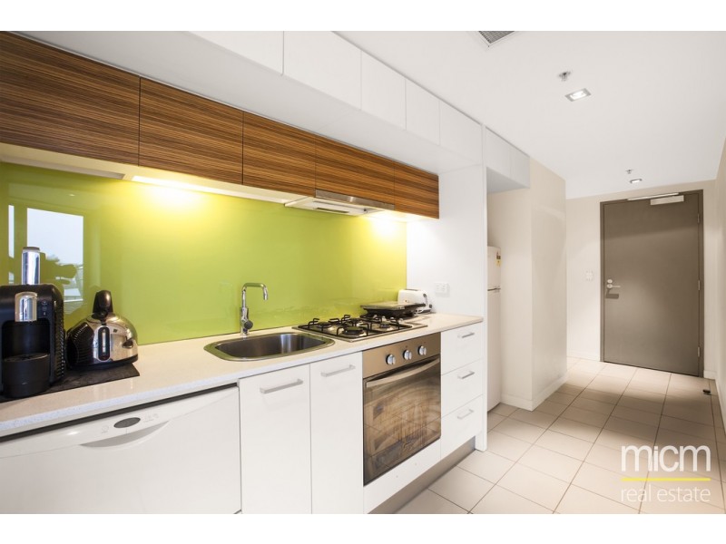 512/100 Harbour Esplanade, Docklands VIC 3008