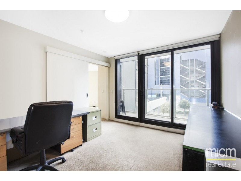 512/100 Harbour Esplanade, Docklands VIC 3008