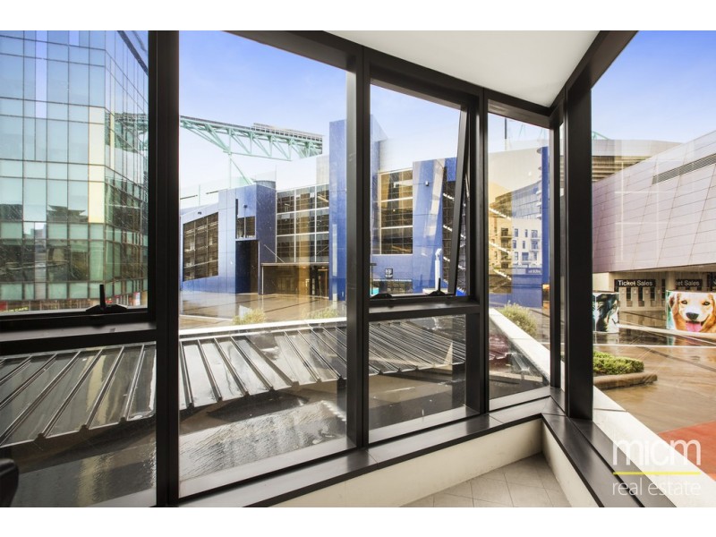 512/100 Harbour Esplanade, Docklands VIC 3008