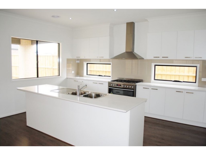 5 Ranfurlie Avenue, Point Cook VIC 3030