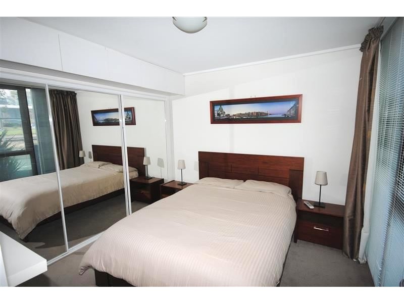 REF 22979/99 Whiteman Street, Southbank VIC 3006