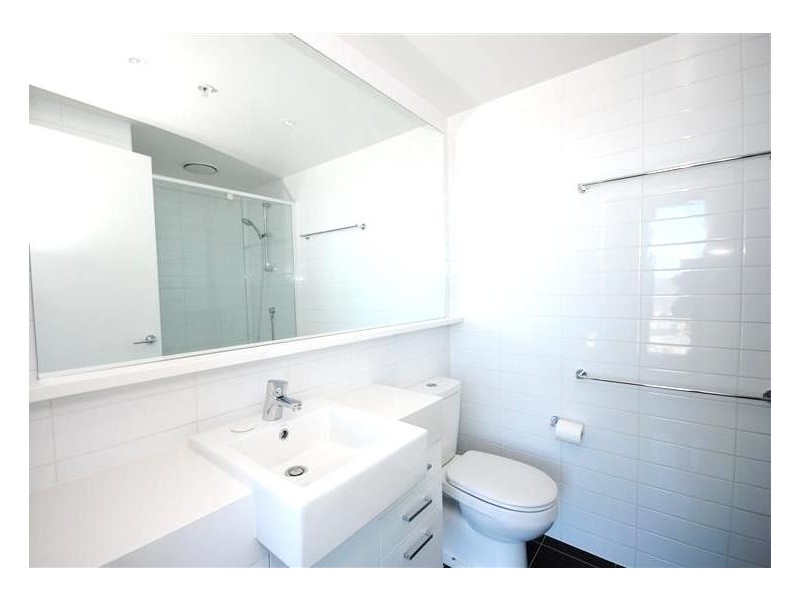 REF 32423/241 City Road, Southbank VIC 3006