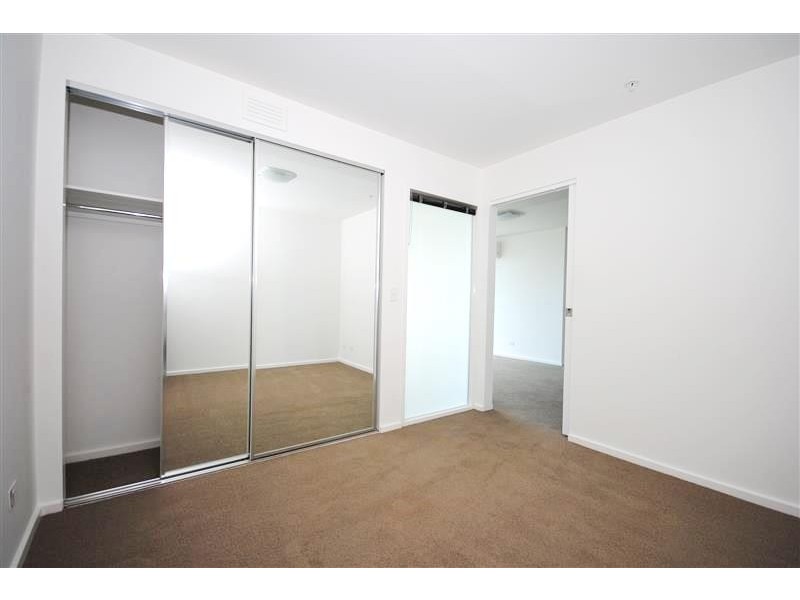 REF 32684/241 City Road, Southbank VIC 3006