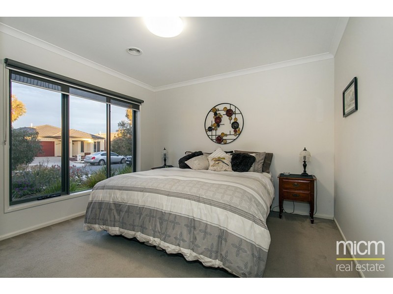 10 Geraldton Road, Point Cook VIC 3030