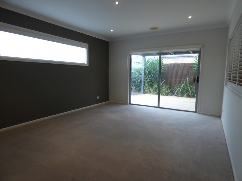 14 Cresswell Avenue, Williams Landing VIC 3027