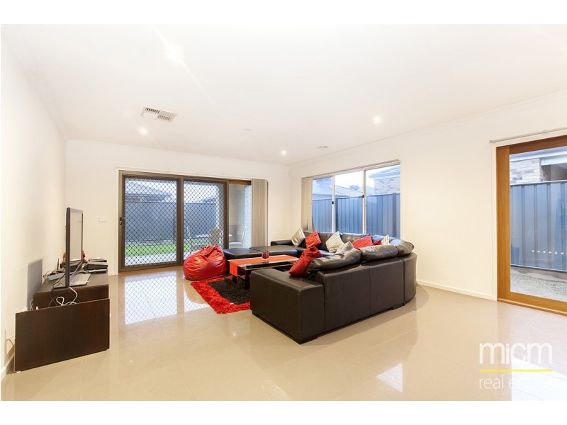 9 Wattle Tree Drive, Point Cook VIC 3030