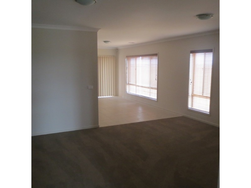 48 Warunda Parade, Point Cook VIC 3030