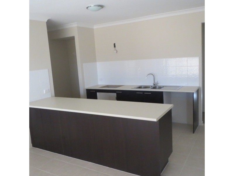 48 Warunda Parade, Point Cook VIC 3030