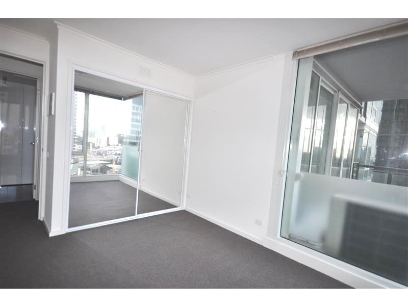 REF 23011/63 Whiteman Street, Southbank VIC 3006