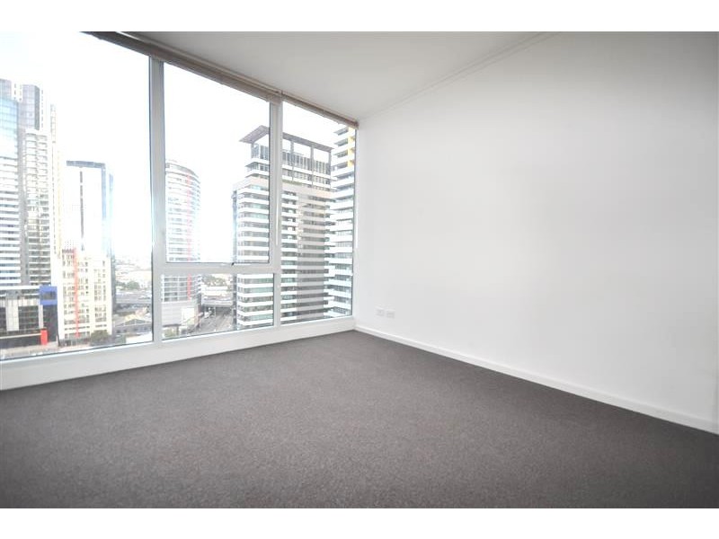 REF 23011/63 Whiteman Street, Southbank VIC 3006