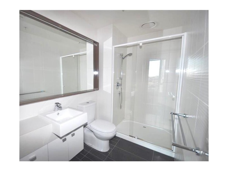 REF 23011/63 Whiteman Street, Southbank VIC 3006