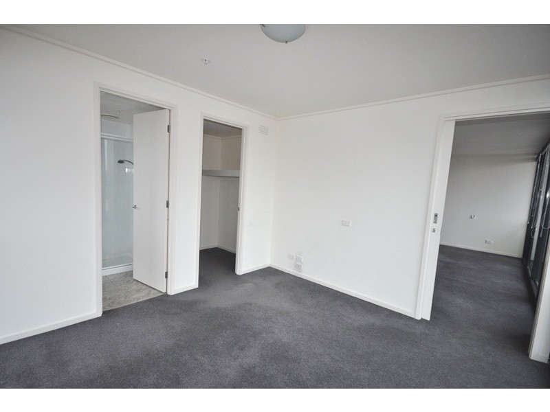 REF 32843/100 Kavanagh Street, Southbank VIC 3006