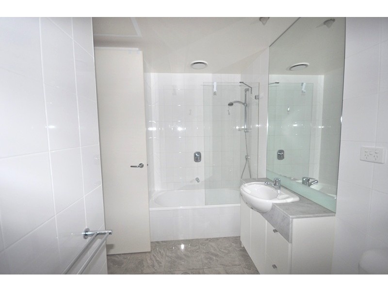 REF 32843/100 Kavanagh Street, Southbank VIC 3006