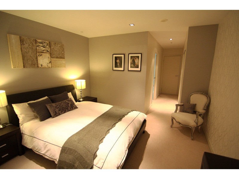 2107/100 Harbour Esplanade, Docklands VIC 3008